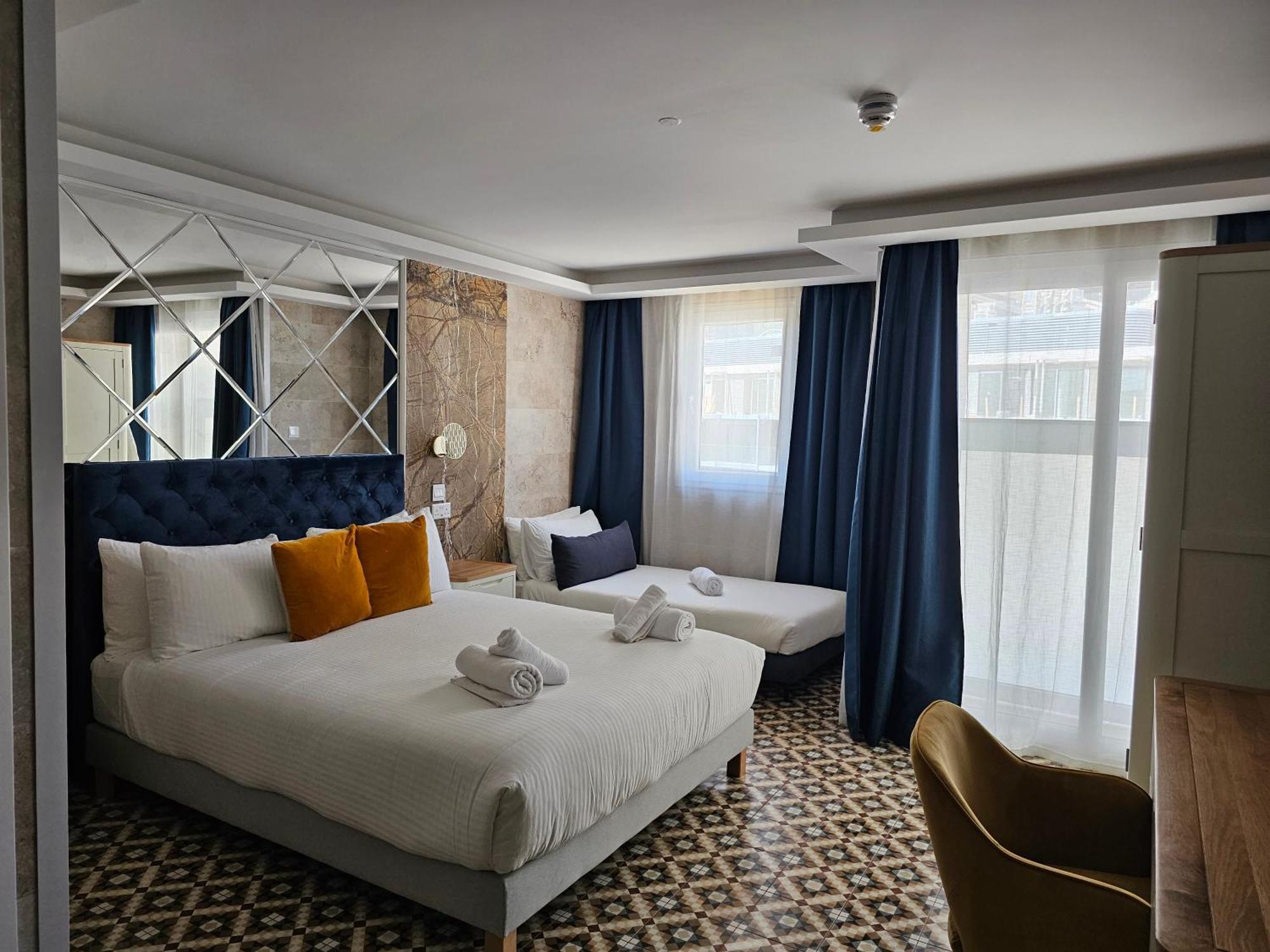Balcony Hotel Saint Julian's ภายนอก รูปภาพ