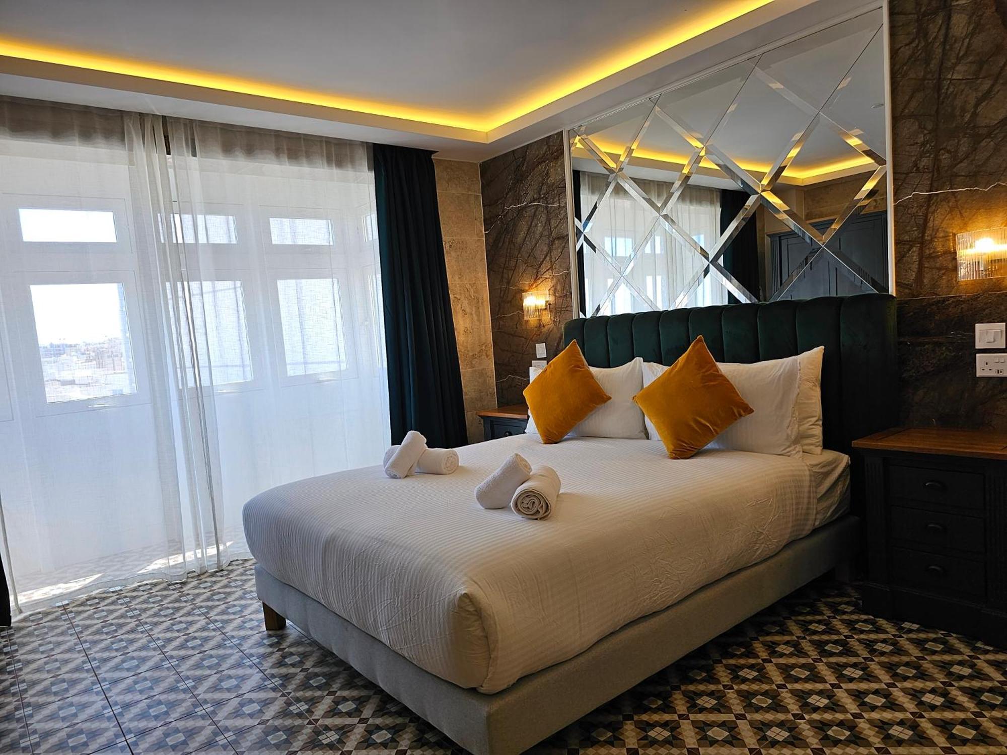 Balcony Hotel Saint Julian's ภายนอก รูปภาพ